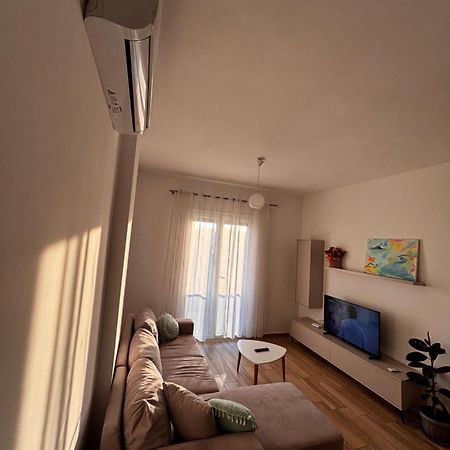 Jon'S Apartment Τίρανα Εξωτερικό φωτογραφία