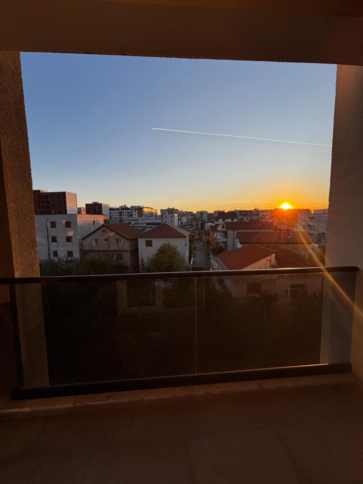 Jon'S Apartment Τίρανα Εξωτερικό φωτογραφία